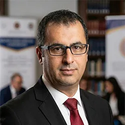 Dr Kadir Kaya